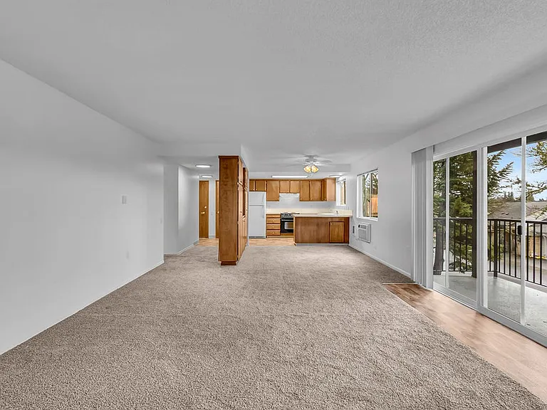 Kingcity Apartments — Photo 128