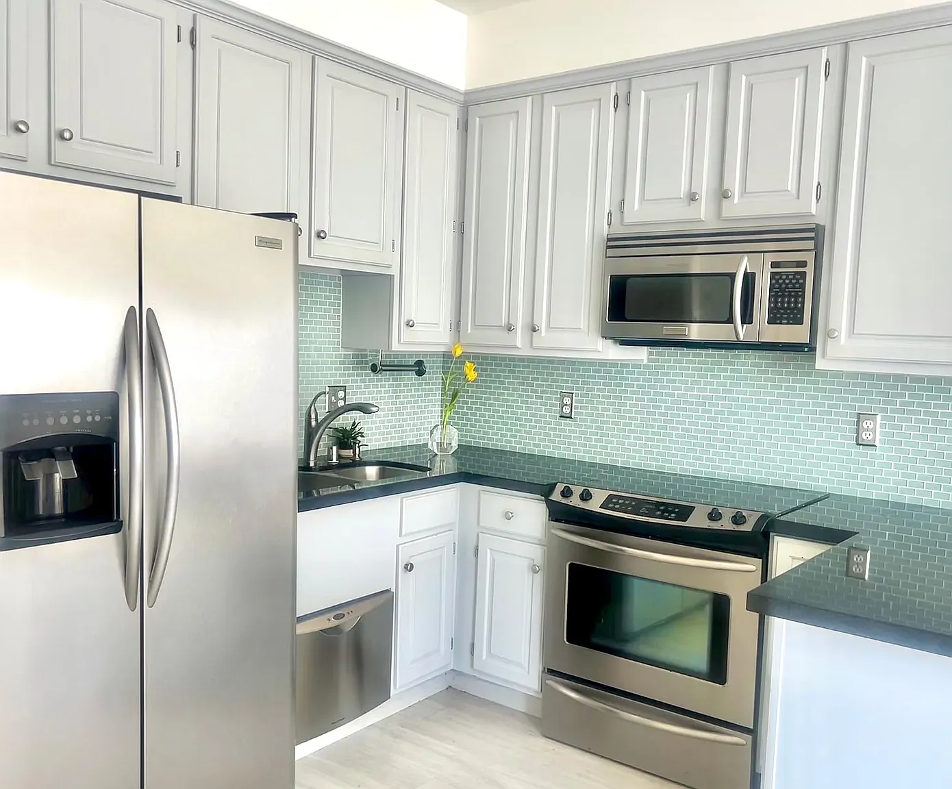 2 bed, 800 sqft, $7,750 — Photo 4