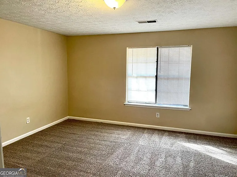 145 Meadowbrook Ct #C — Photo 11