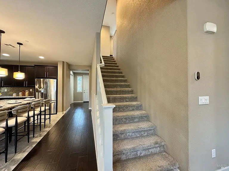 874 Erin Way — Photo 11
