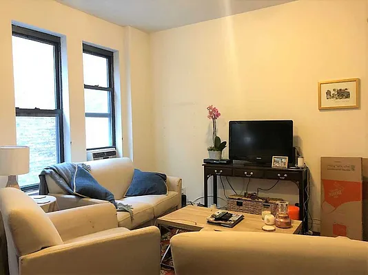 Rented by Dynamik Realty | media 6