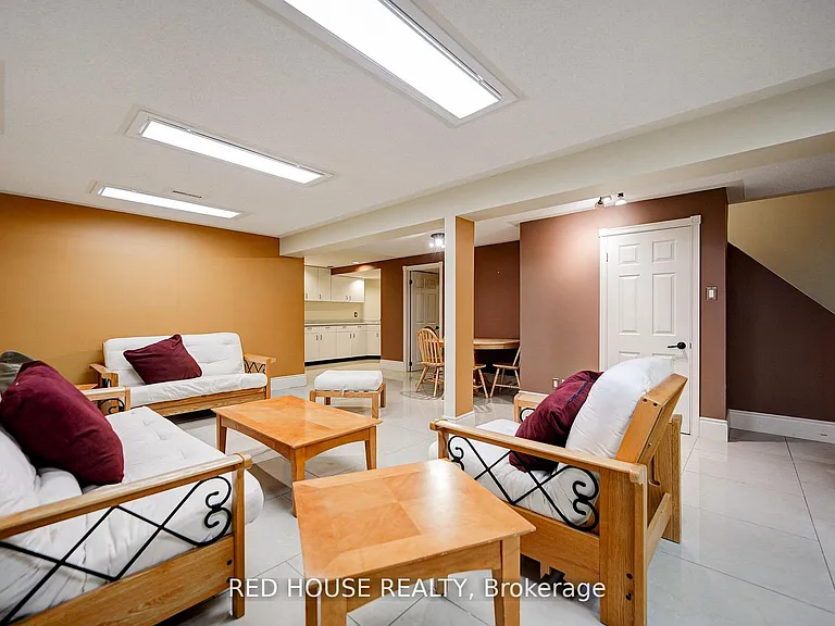 4450 Mayflower Dr #BASEMENT — Photo 5