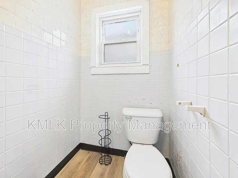 183 N Union St — Photo 18