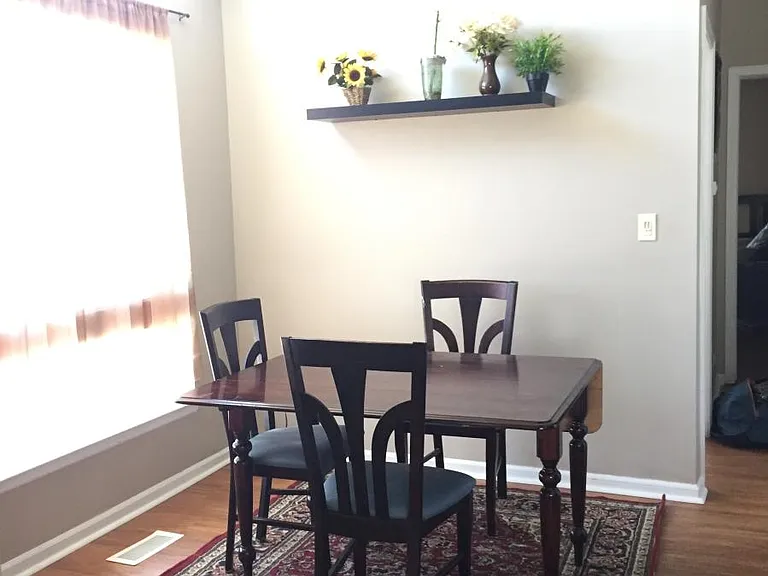 1037 Courtland Dr #18 — Photo 3