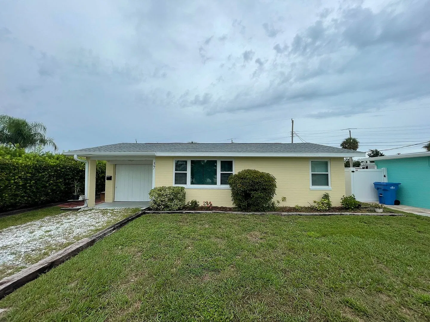 Cozy well maintained Two-bedroom One bathroom house- Ormond Beach- Beachside — Photo 1