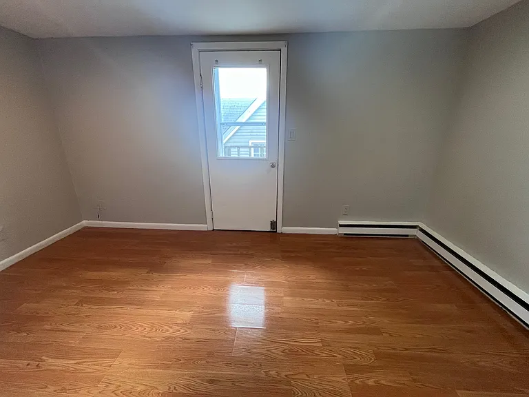 201 Main St #4 — Photo 7