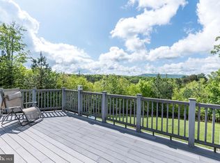 185 Grape Hill Dr, Berkeley Springs, WV 25411