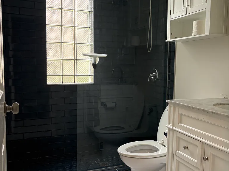 1236 N Artesian Ave #2 — Photo 6