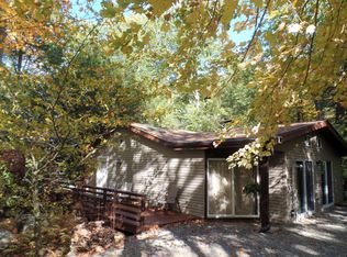 4361 Skyline Dr, Canadensis, PA 18325