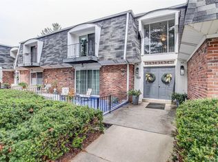 1914 W Delmar Ave APT I, Godfrey, IL 62035