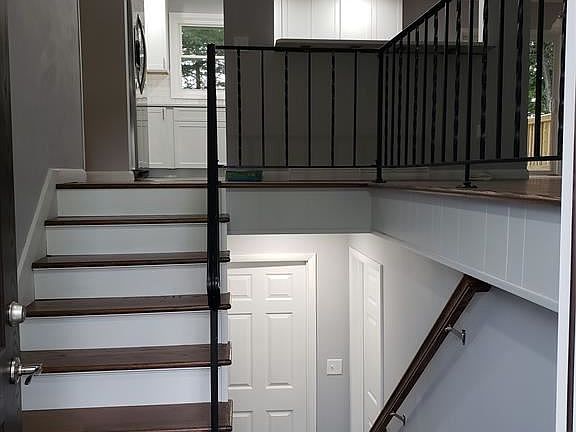 2nd image of 6 Brown Ln