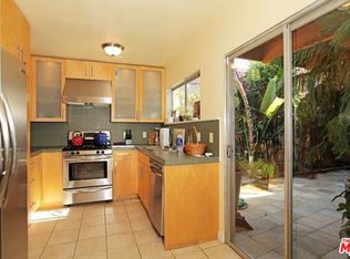 609 N Doheny Dr, Beverly Hills, CA 90210