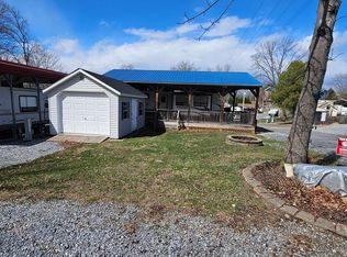 23 Yogi Bear Blvd, Falling Waters, WV 25419