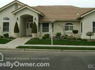 562 Woodlands Dr, Madera, CA