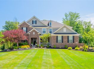 10221 Woodlands Dr, Brecksville, OH 44141