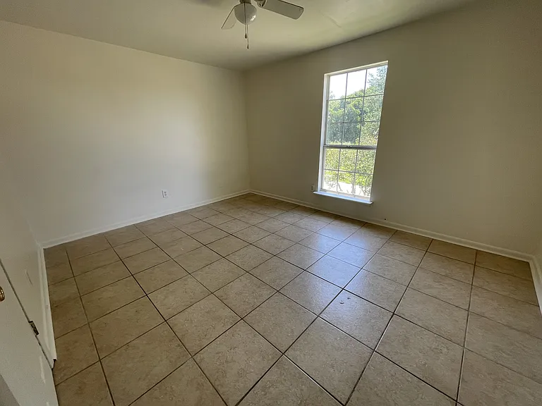2429 Octavia Dr — Photo 8