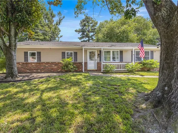 3009 Aaron Dr, Chesapeake, VA 23323