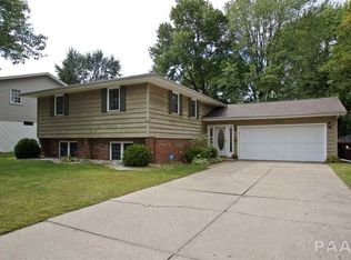 7425 N Parliament Pl, Peoria, IL