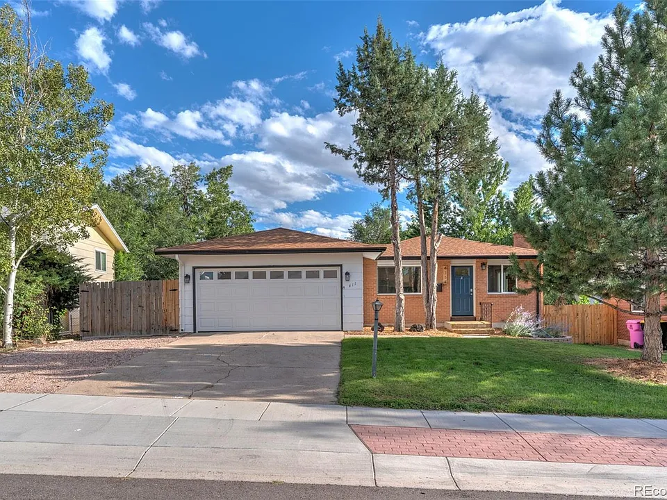411 Redwood Dr