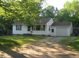 2930 Wellington Rd, Kalamazoo, MI 49008