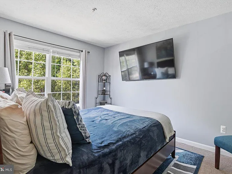 9944 Royal Commerce Pl — Photo 21