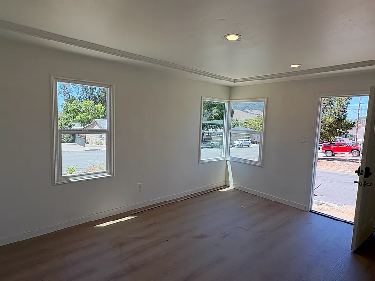 1254 Bond St — Photo 3