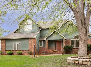 1129 Parkside Cir, Lawrence, KS 66049