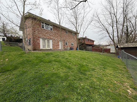 5th image of 416 Williams St