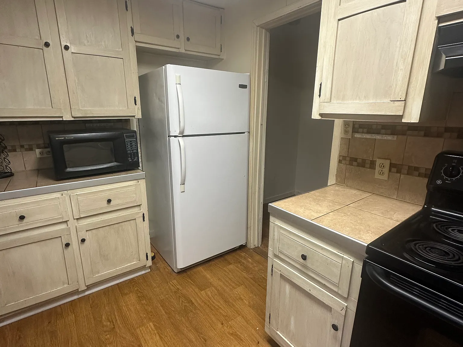 1 bed, 800 sqft, $975 — Photo 3