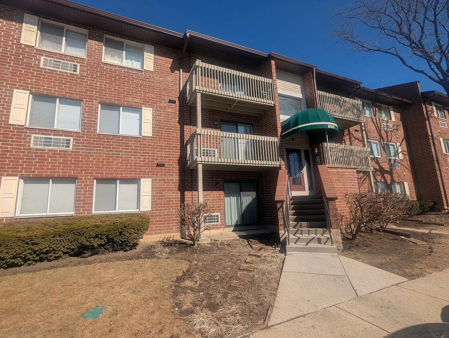 800 N Lakeside Dr APT 3B photo 1