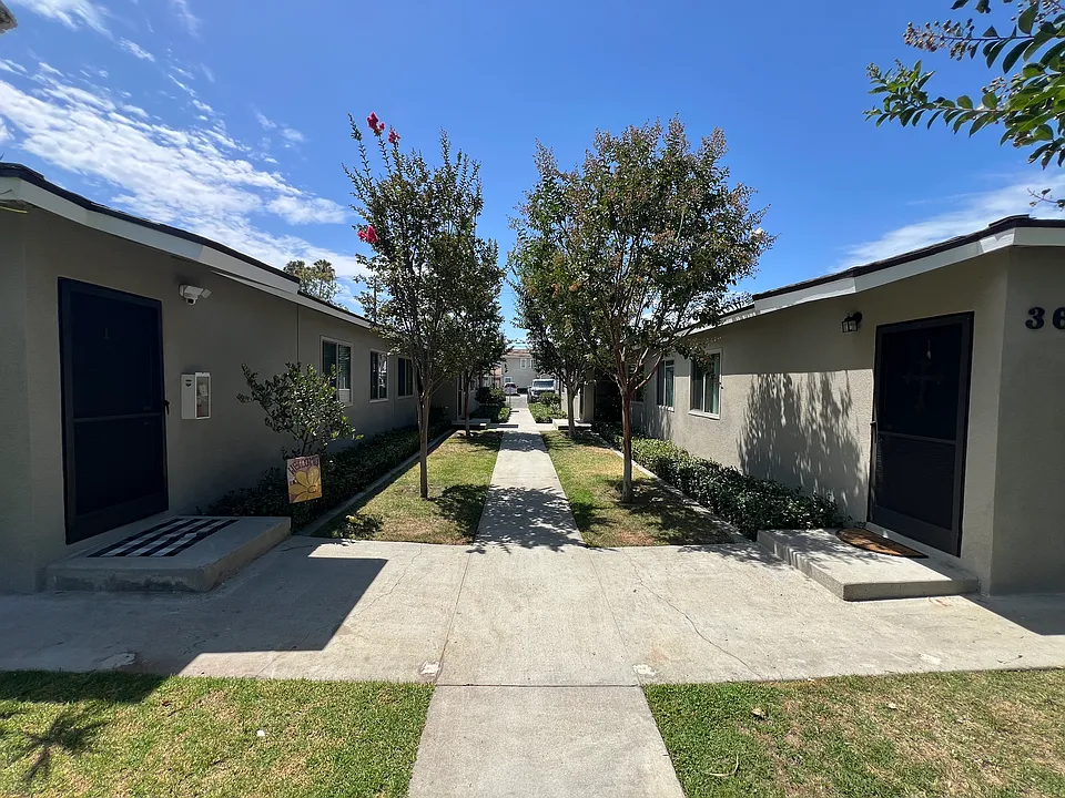 358 W Truslow Ave #4