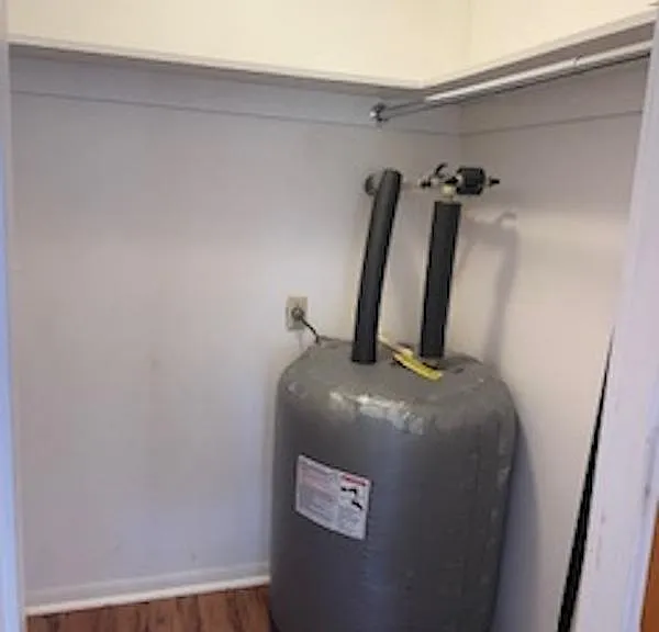 Primary bedroom, spacious walk in closet.