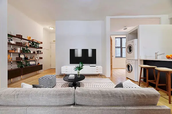 Rented by REAL New York | media 6