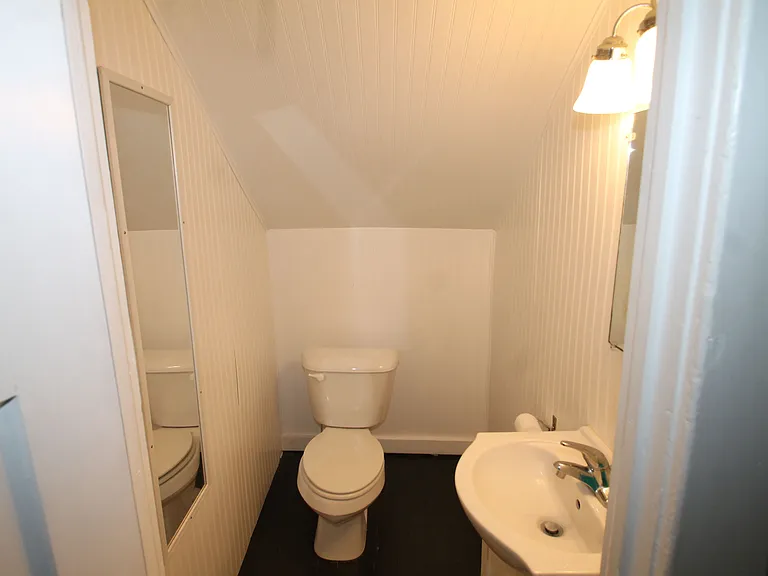 514 E Anderson St #B — Photo 15