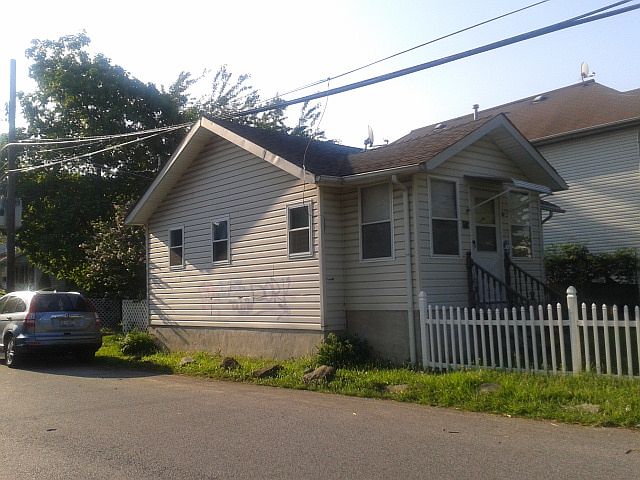 2nd image of 47 Gridley Ave