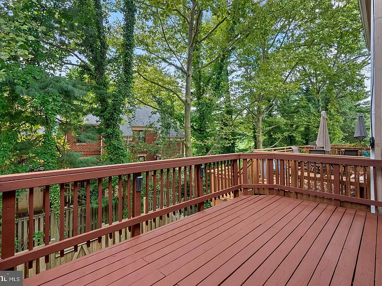 18005 Sunset Lake Ct — Photo 36