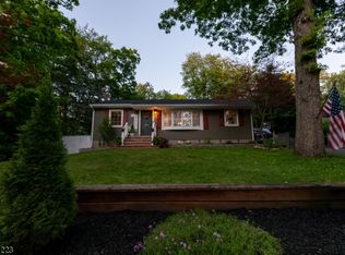 172 Coon Den Rd, Highland Lakes, NJ 07422