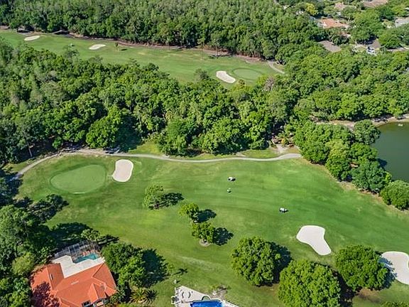 Golf course is steps away