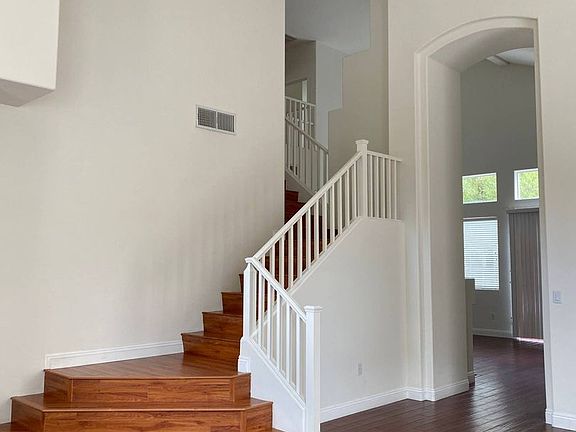 3rd image of 320 Tayman Park Ave