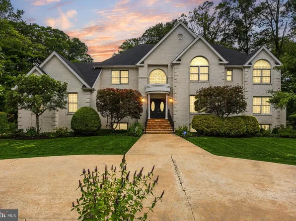 18 Cooper Run Dr, Cherry Hill, NJ 08003