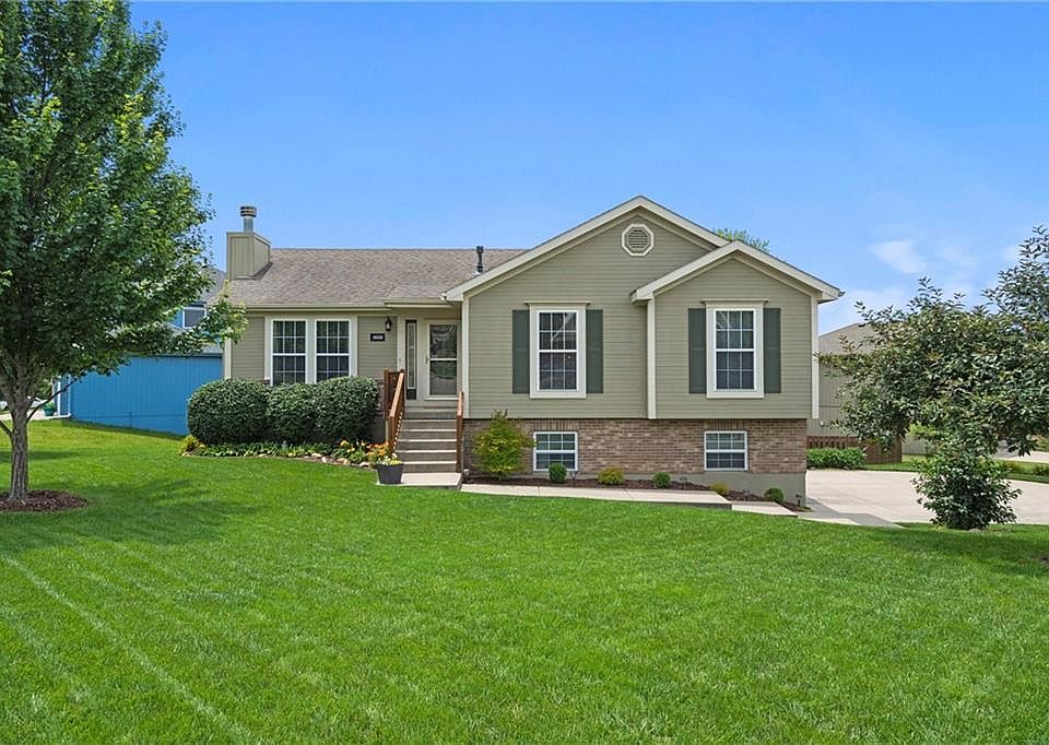 1st image of 10316 N Elmwood Ct