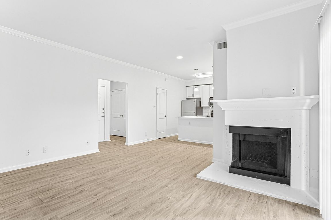 Unit 1207 B3 2BED 2 BATH 936 SQFT 9