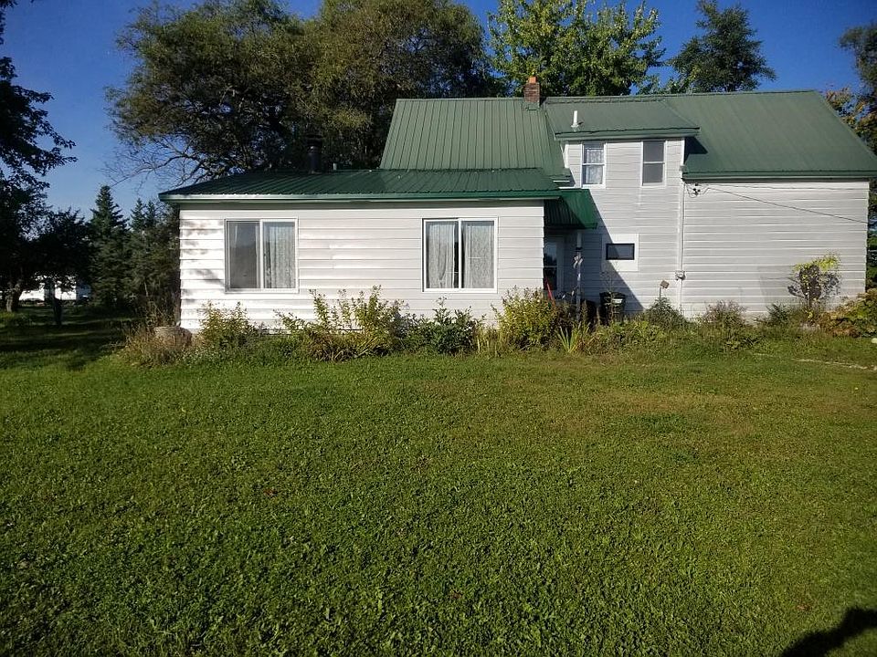 2nd image of 1306 E Spruce Rd