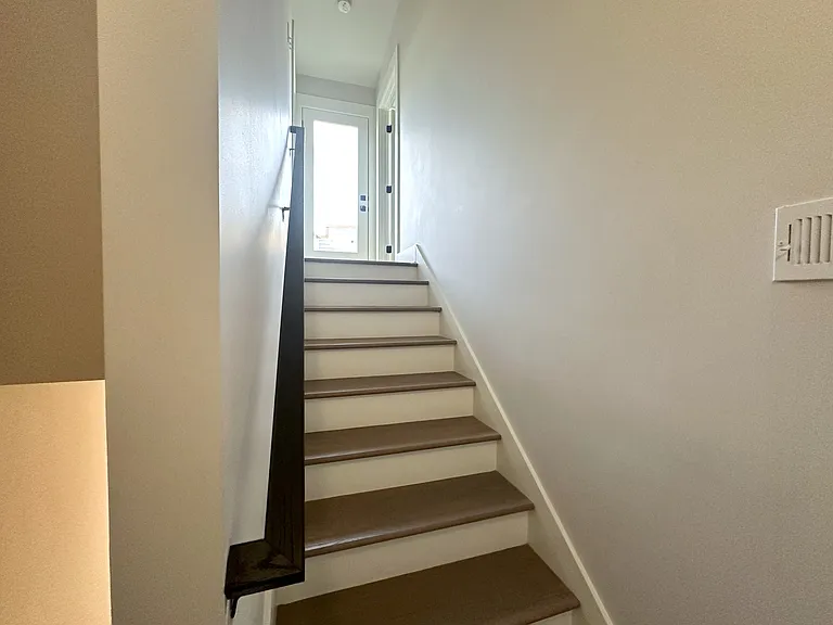 14 Walnut St NE #14 — Photo 23
