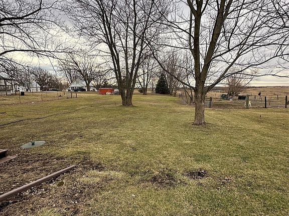 4th image of 401 North St