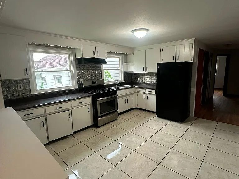 415 Northcliffe Rd #1 — Photo 5