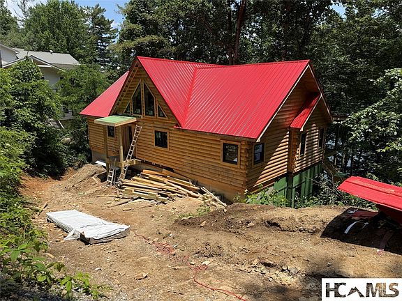 2nd image of 149 W Woods Mountain Trail