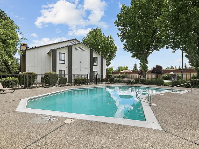 The Vue at Rocklin Ridge — Photo 15