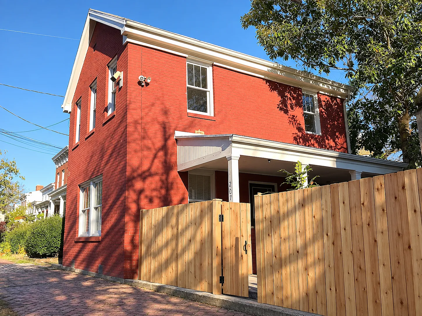 1 bed, 900 sqft, $2,400 — Photo 1