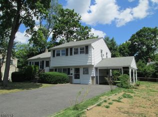 28 2nd St, Pequannock, NJ 07440